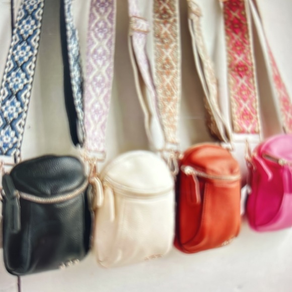 Ellie Vegan Leather Crossbody in Cream - Picture 3 of 4